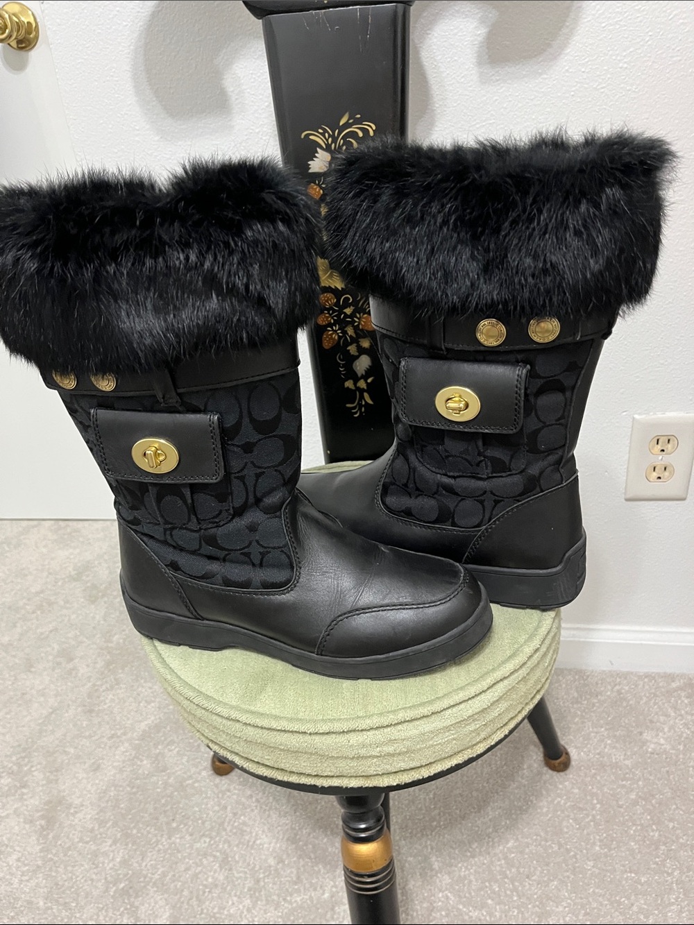 Coach Black Signature Logo Faux-Fur Cuff Winter Boots 9M with Gold-Tone Hardware